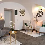 Mattiqo - 24h Self Check-in & Kostenloser Parkplatz 酒店 Mattighofen